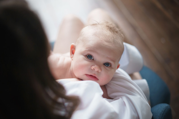 9 Manfaat daun kelor untuk ibu menyusui & cara gunakannya