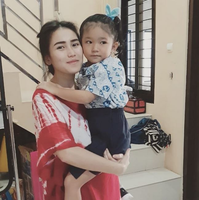 7 Potret keseharian Ayu Ting Ting ini jauh dari kesan mewah
