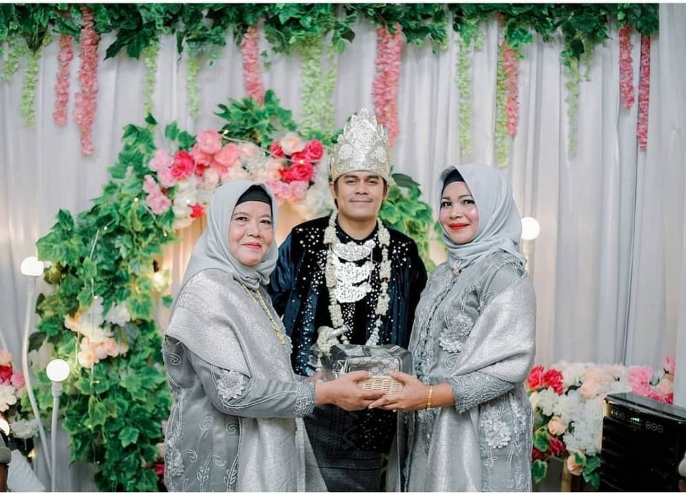 Potret 5 jebolan D'Academy bareng ortu pasangan, bak anak kandung