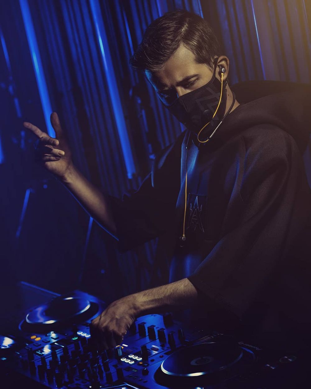 Audio diracik Alan Walker, ini 7 keunggulan Realme Buds Wireless