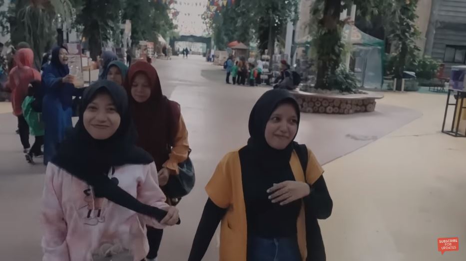 10 Momen Irish Bella & Ammar Zoni ajak ART liburan, seru abis