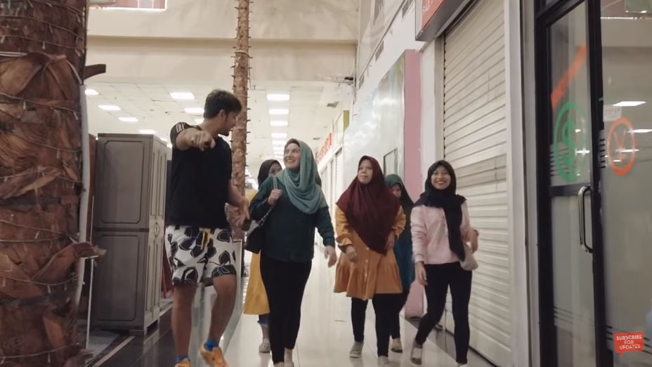 10 Momen Irish Bella & Ammar Zoni ajak ART liburan, seru abis