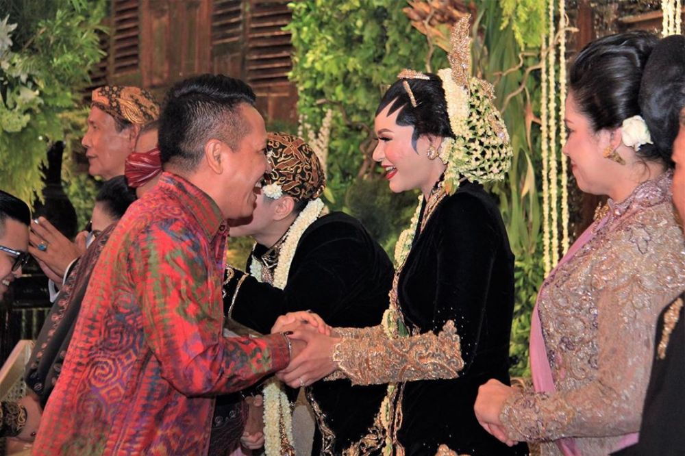 10 Momen pernikahan Kartika adik Krisdayanti, penuh kebahagiaan