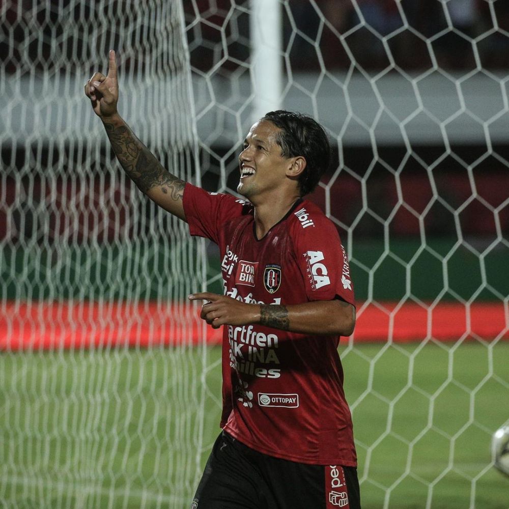 5 Pesepak bola Tanah Air ini langganan jadi bintang iklan