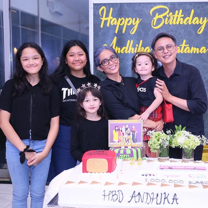 8 Momen ultah Andhika Pratama, Ussy Sulistiawaty jadi sorotan