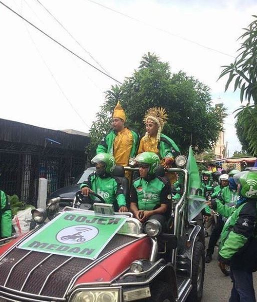 9 Momen absurd di acara pernikahan ini bikin geleng kepala