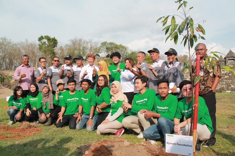Ratusan mahasiswa hijaukan Situs Ratu Boko dan Candi Ijo, ada apa ya?