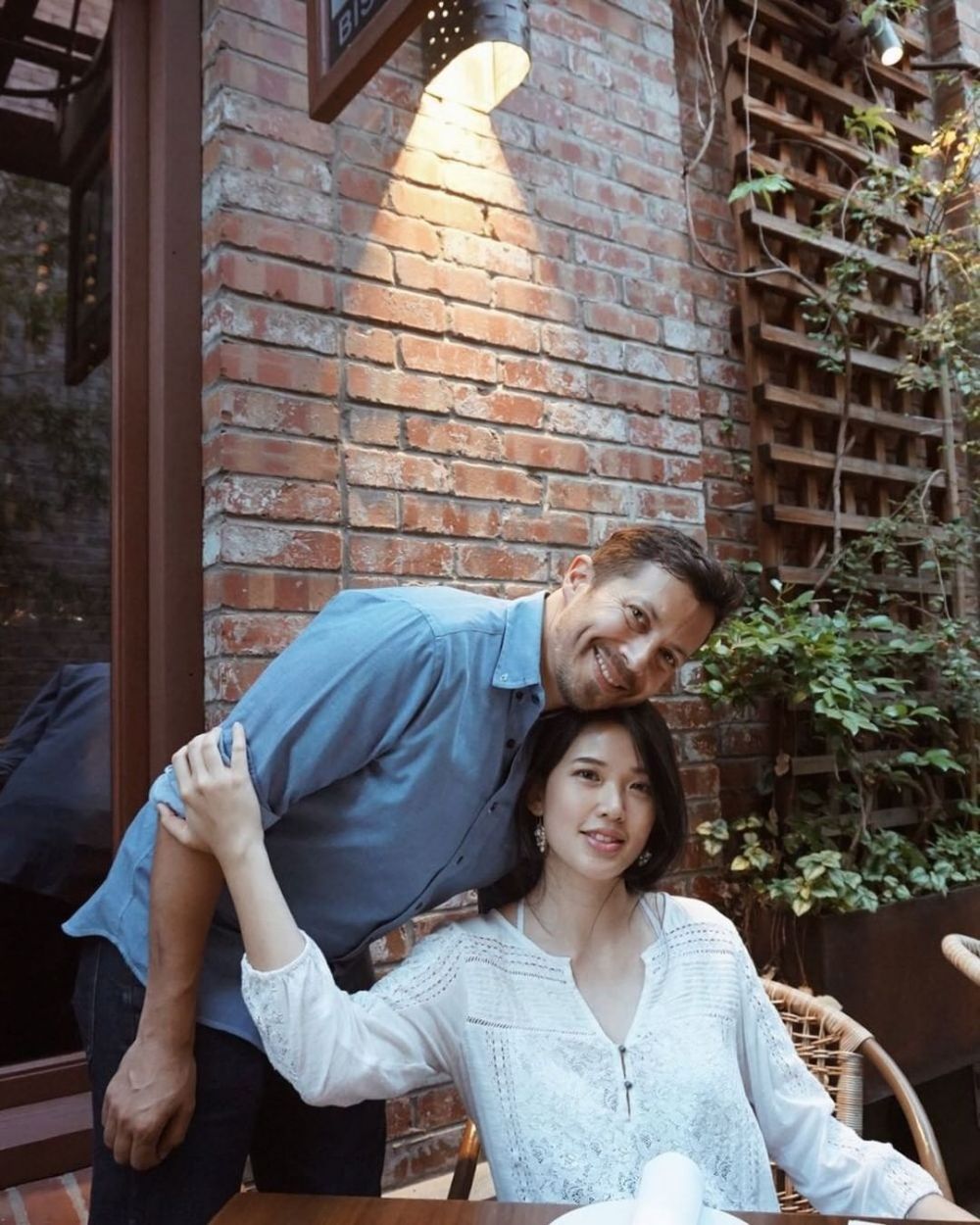 Jarang terlihat di TV, ini 10 potret Pica Priscilla & suami bulenya