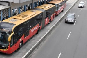 Viral video tak senonoh di TransJakarta, bikin geger