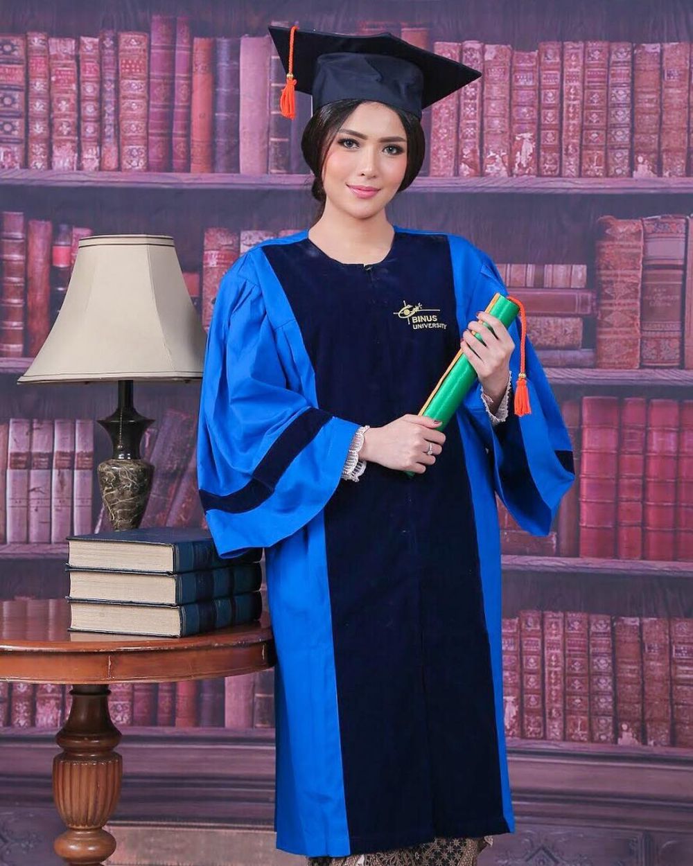 9 Pesona Rheiny, wanita yang jadi orang ketiga Tisna & Yuli di TOP