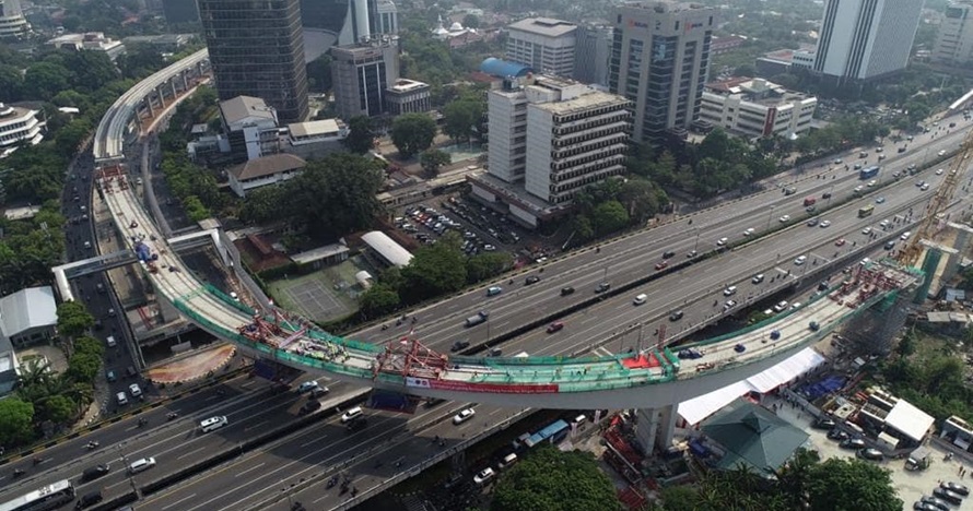 Foto jembatan melengkung LRT jadi sorotan, ini sosok perancangnya