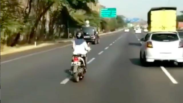 10 Kelakuan nyeleneh orang di jalan tol ini bikin tepuk jidat