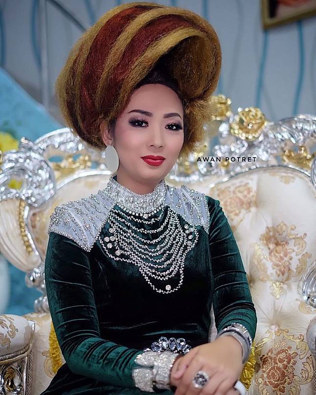 Potret 7 penyanyi dengan jambul tinggi, cetar membahana