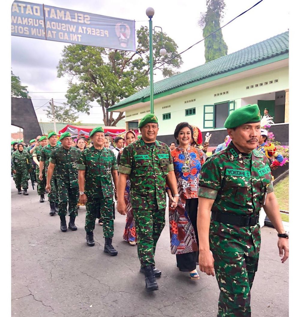 10 Momen Bella Saphira dampingi suami wisuda dari TNI