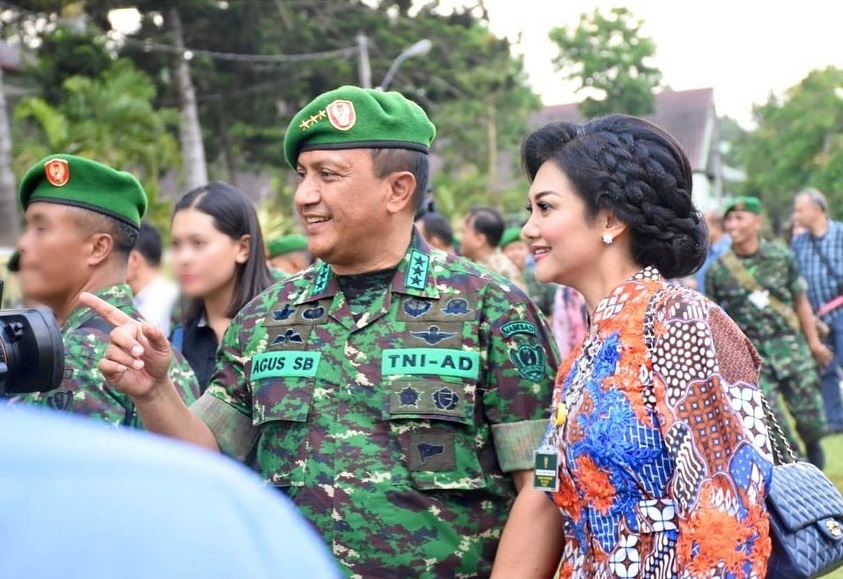 10 Momen Bella Saphira dampingi suami wisuda dari TNI
