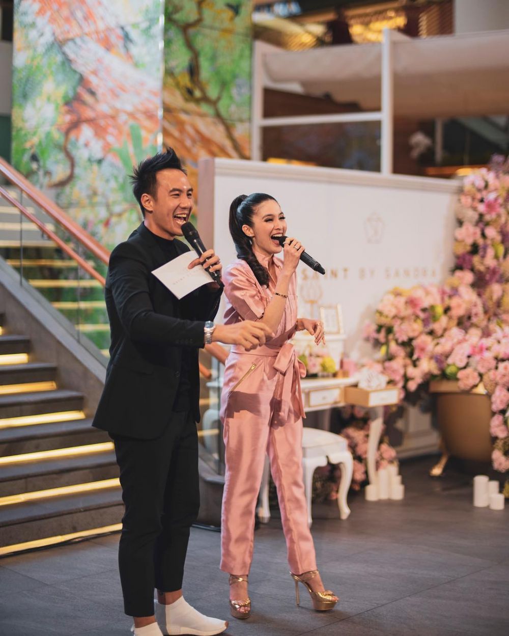 5 Cerita Sandra Dewi saat PDKT dengan Harvey, dicomblangin