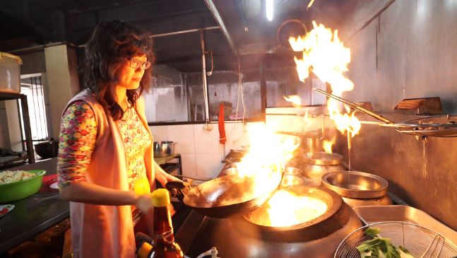 Mencicip Kobra Imperial Kitchen, kuliner ekstrem cita rasa juara