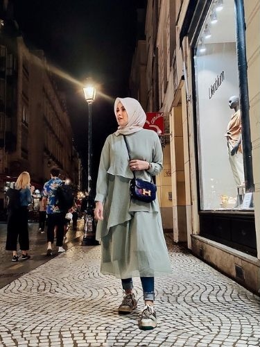 5 Seleb ini hobi koleksi sneakers, harganya sampai puluhan juta