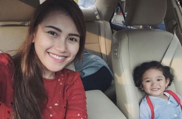 7 Gaya Ayu Ting Ting antar anak ke sekolah, curi perhatian