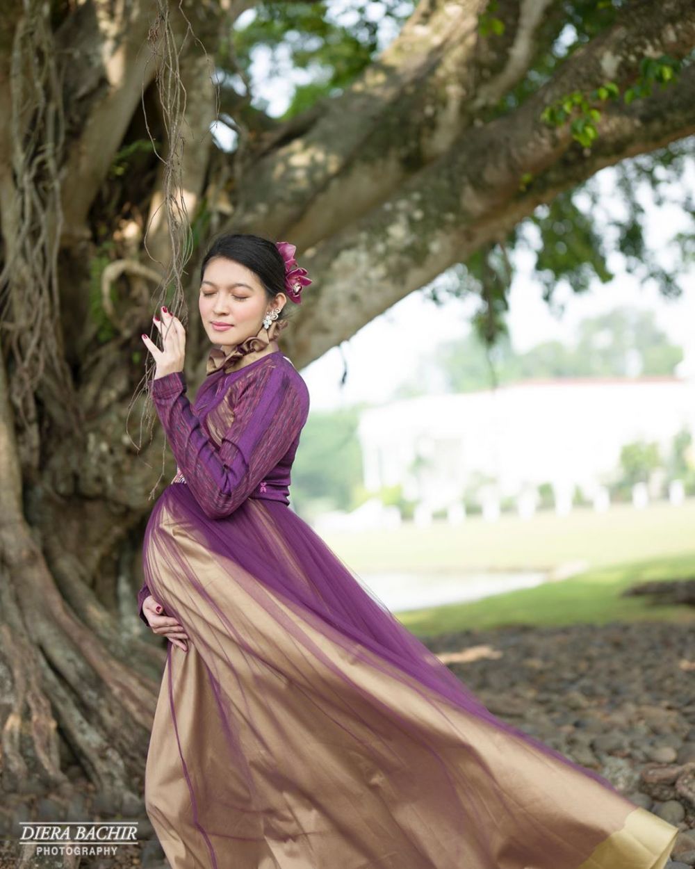 Pesona Selvi Ananda saat potret maternity, simpel dan anggun