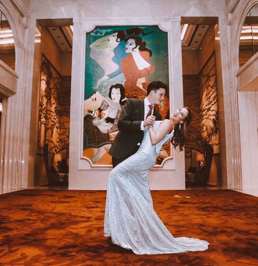 7 Momen pertunangan Mike Lewis & Janisaa, dansa dan ciuman mesra