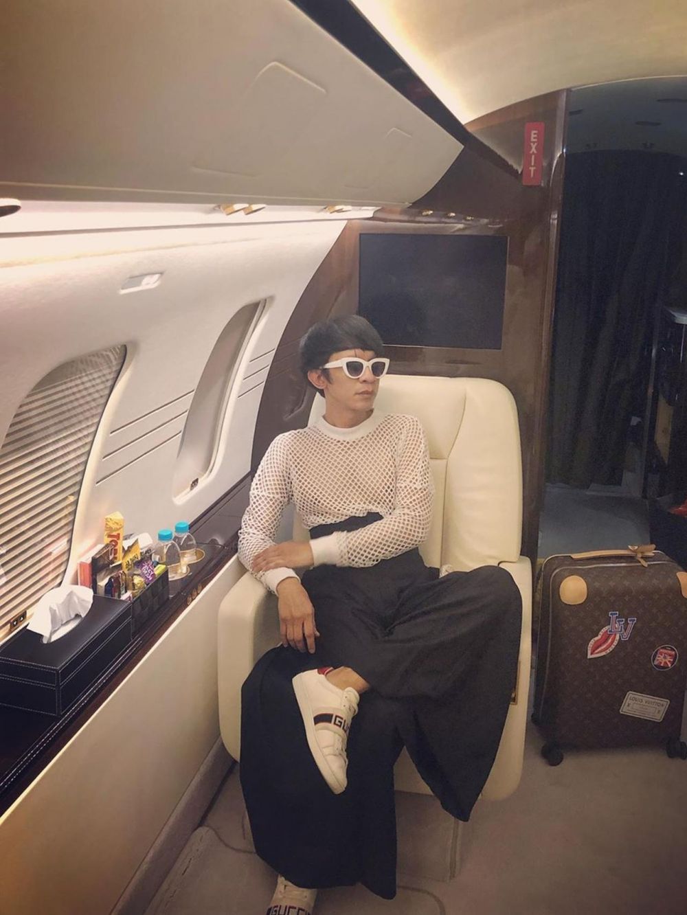 Naik jet pribadi, 6 gaya mewah Aming ini curi perhatian