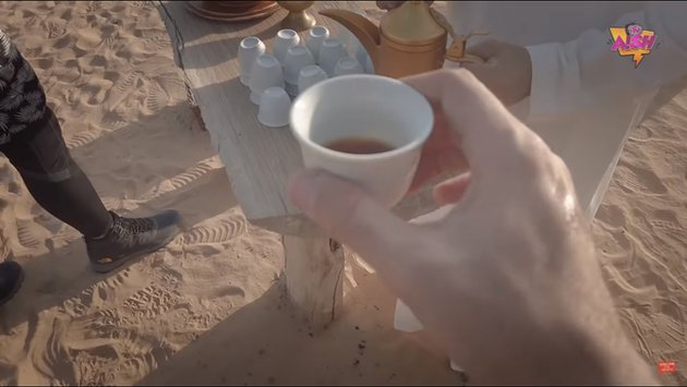 7 Potret Ammar Zoni liburan di padang pasir, tanpa Irish Bella