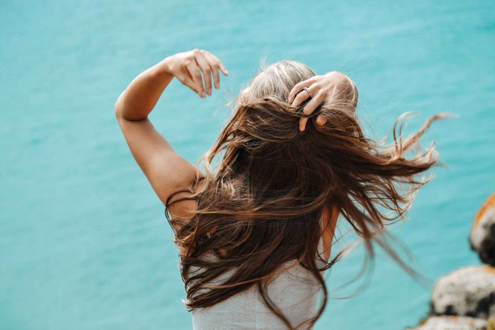 15 Penyebab rambut rontok dan cara mengatasinya