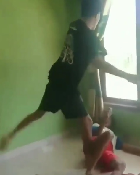 Viral video pemuda tendangi kakek, alasannya sepele