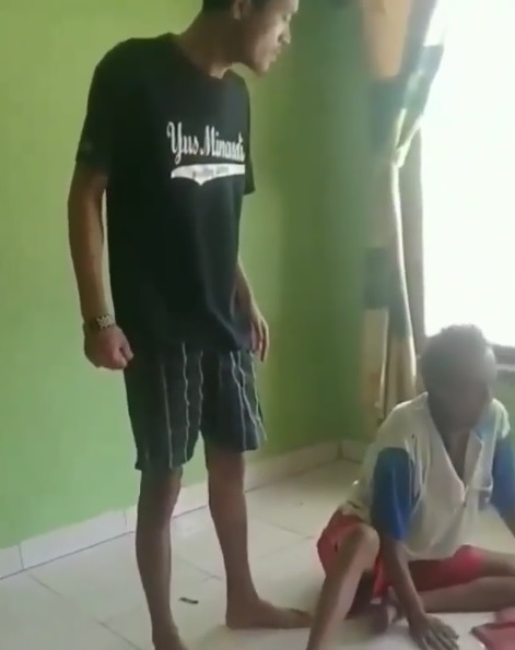 Viral video pemuda tendangi kakek, alasannya sepele