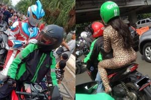 8 Gaya busana penumpang ojek online ini absurd, bikin heran