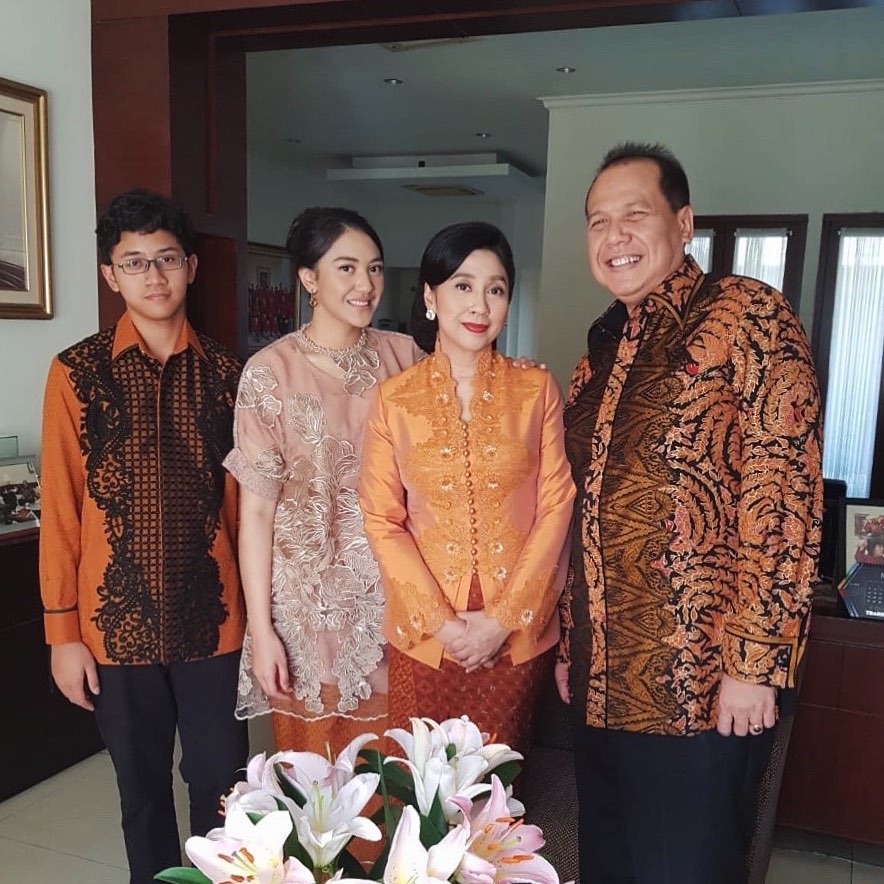 7 Fakta Putri Tanjung, staf khusus presiden Jokowi termuda