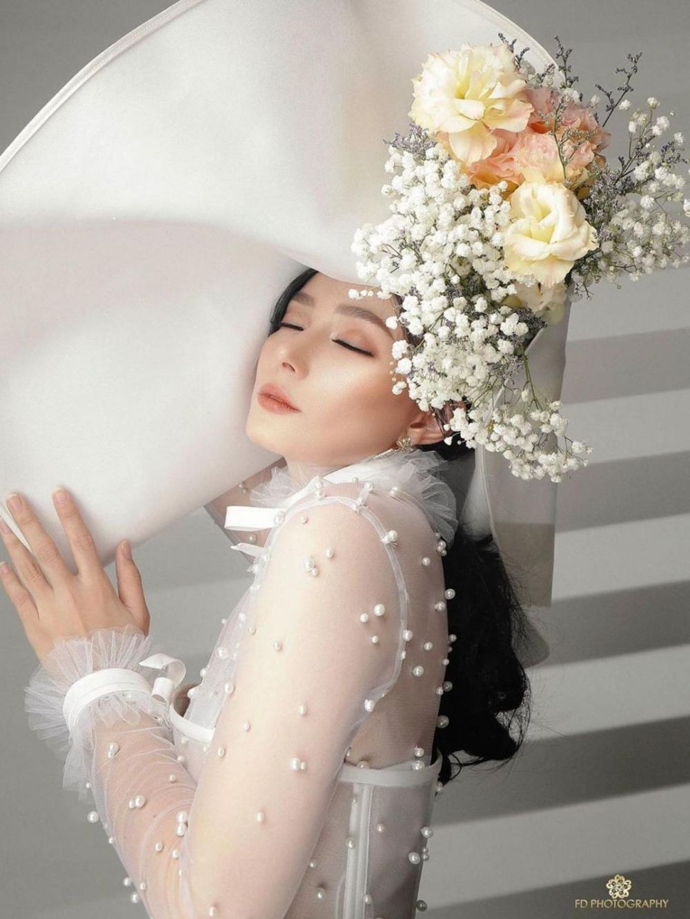 8 Gaya pemotretan Asmirandah, anggun bak putri raja