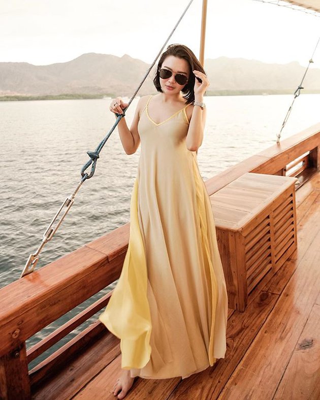 10 Potret Wika Salim liburan ke Labuan Bajo, gayanya jadi sorotan