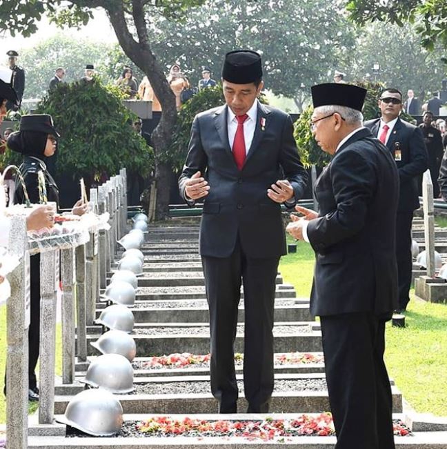Biasa sarungan, ini 10 momen Ma'ruf Amin bercelana panjang