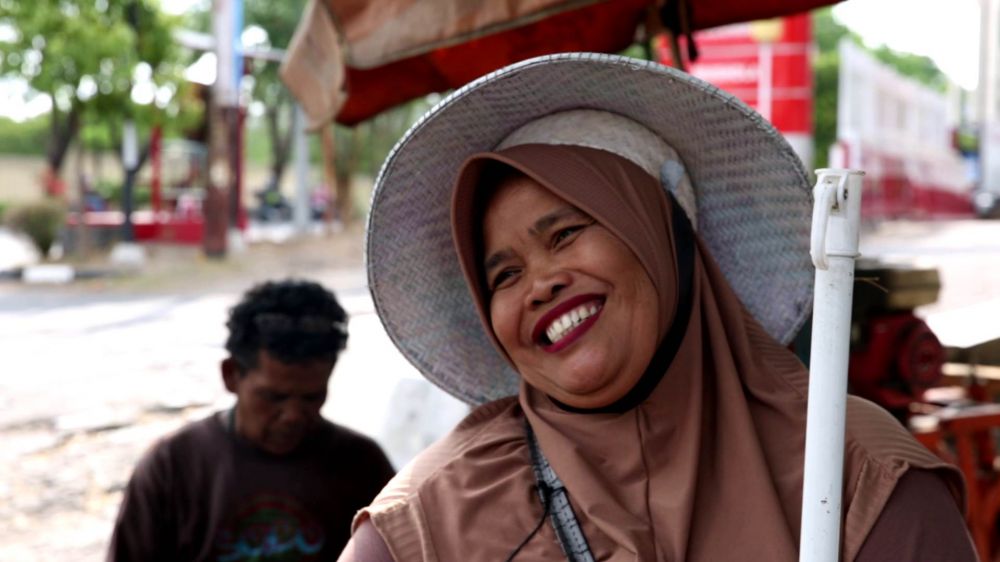 Wulandari penjual tengkleng Rp 10 ribu, jualan pakai sepeda