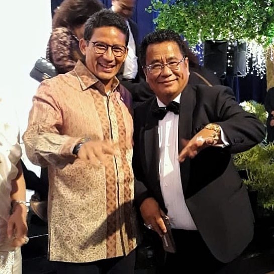 Foto bareng Hotman Paris, pose Sandiaga Uno curi perhatian