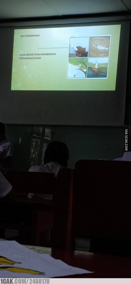 10 Potret presentasi di sekolah ini absurdnya bikin geleng kepala