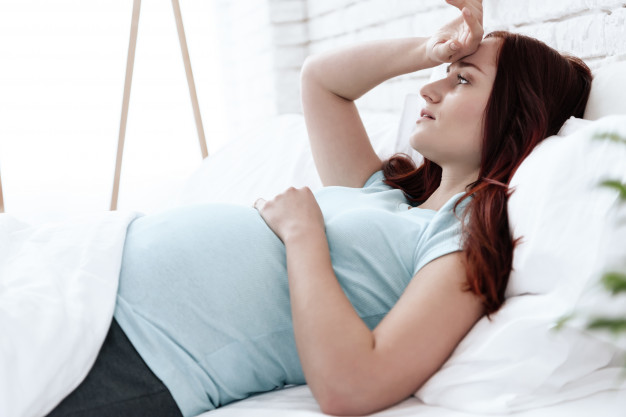 12 Cara mengatasi sakit kepala saat hamil, aman dan mudah
