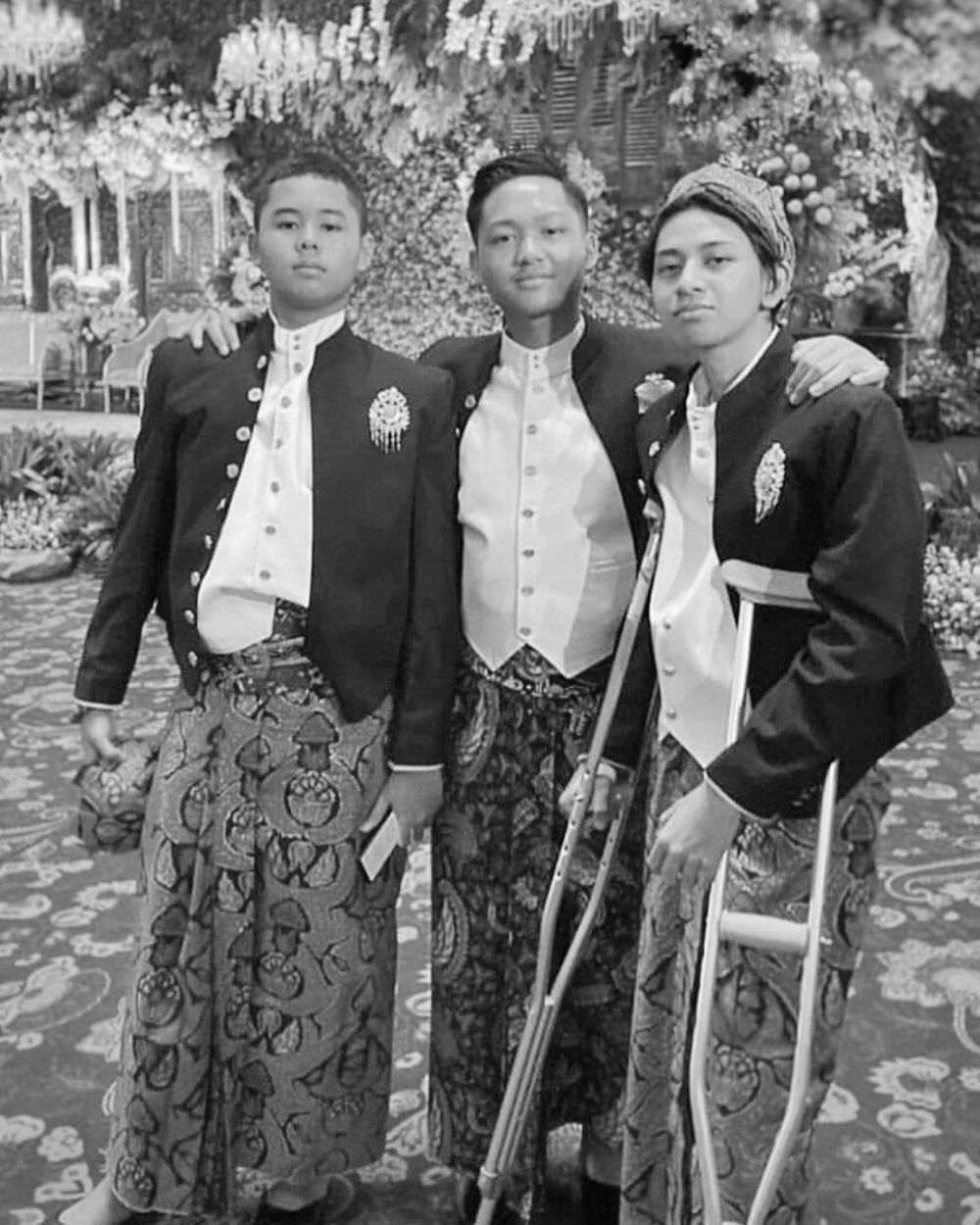 Patah tulang jatuh dari motor, begini kondisi putra Yuni Shara