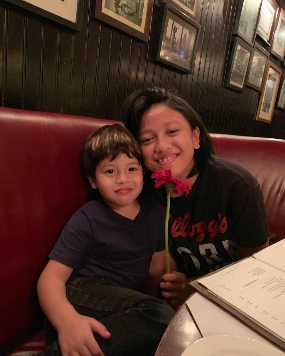 Jarang terekspos, ini 8 potret putri sulung Nikita Mirzani