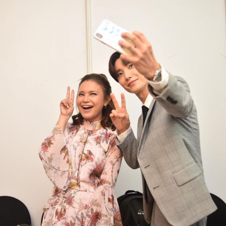 Momen 10 seleb cantik Indonesia selfie bareng artis Korea
