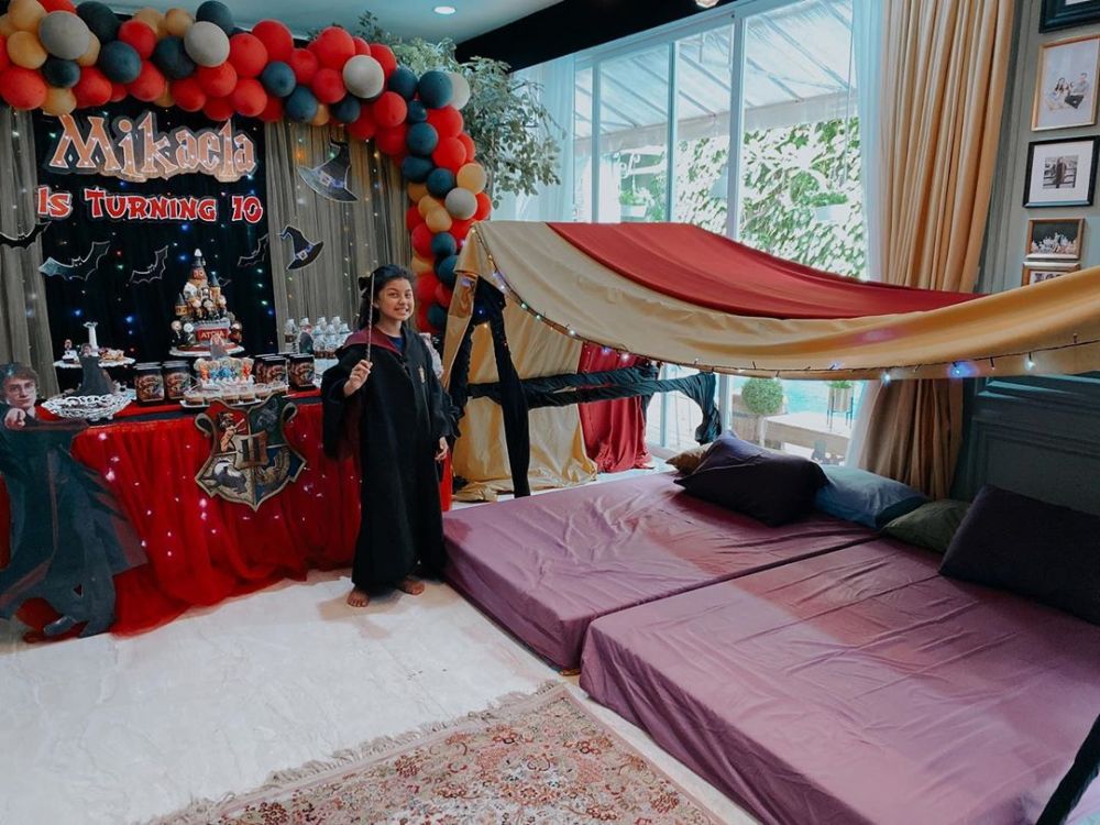 8 Momen ulang tahun anak Nisya Ahmad, bertema Harry Potter
