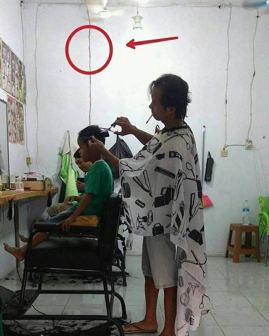 10 Foto ini terlihat biasa tapi setelah diteliti bikin ngakak