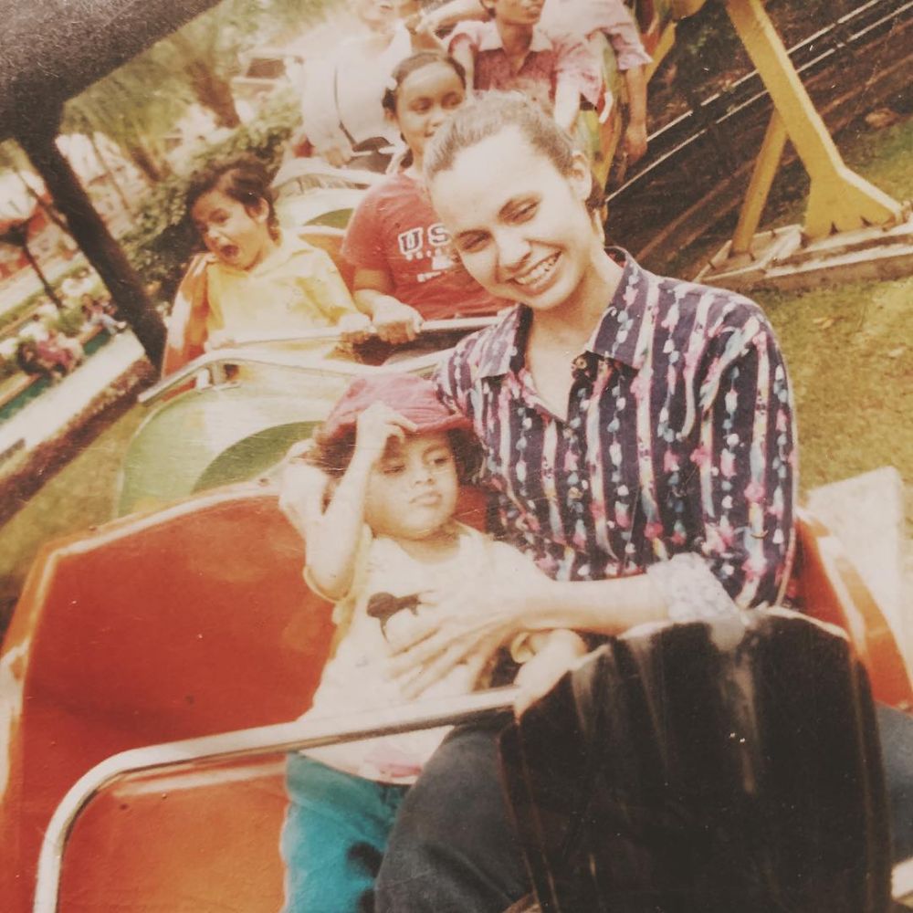 7 Potret masa kecil Safira Crespin, polos belum mengenal cinta