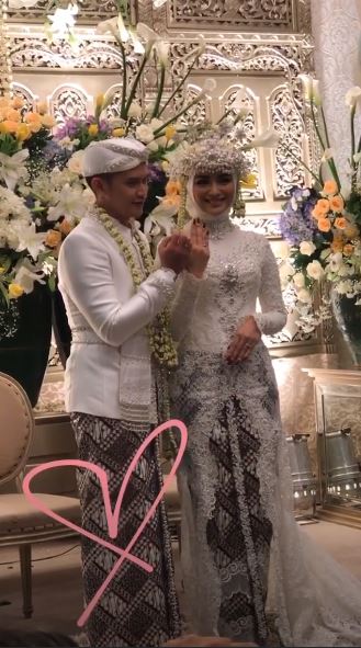 Sah, ini 10 momen akad nikah Citra Kirana dan Rezky Aditya