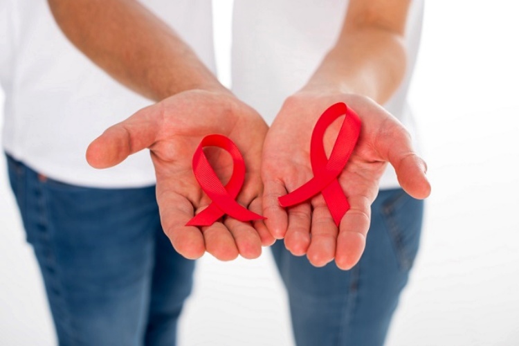 Hidup dengan penderita infeksi HIV, 4 hal ini bisa membantu mereka lho