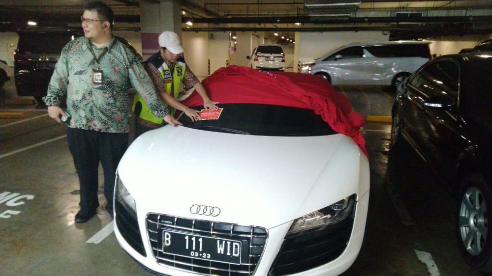 1.100 Mobil mewah di Jakarta tunggak pajak, total Rp 37 miliar