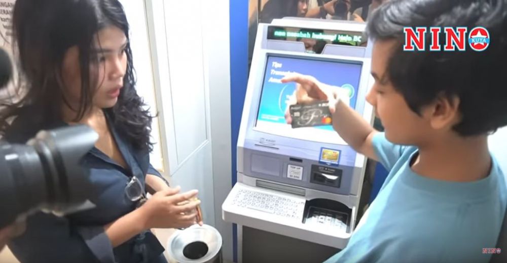 Rosa Meldianti pamer isi saldo ATM, isinya bikin terkejut