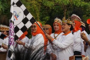 Oase ajak Iriana jalan santai jelang Hari Ibu, ini pesan yang diusung